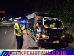 Cegah Lakalantas, Satlantas Polres Karangasem Berikan Himbauan kepada Sopir Tidak Parkir di Bahu Jalan