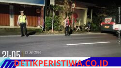 Melalui Giat Blue Light Patrol, Personil Polsek Selat Sambangi Permukiman dan Pertokoan Ajak Warga Turut Menjaga Kamtibmas