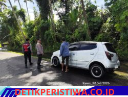 Personil Polsek Selat Gelar Patroli Dialogis Siang Hari Himbau Warga Tingkatkan Keamanan di Lingkungan Masing-Masing