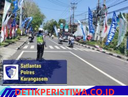 Utamakan Keselamatan Kalangan Pelajar, Satlantas Polres Karangasem Rutin Bantu Sebrangkan Siswa Siswi SMA N 1 Amlapura