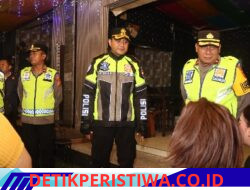 Akhiri Patroli Skala Besar, Kapolres Karangasem Pantau Situasi dan Sapa Warga di Jalan Veteran Amlapura