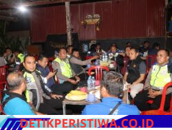 Melalui Kopi Kamtibmas, Kapolres Karangasem Ajak Warga Amed Jadi Polisi Bagi Diri Sendiri