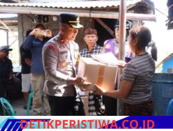 Bentuk Kepedulian Wakapolres Tabanan bersama Pejabat Utama dan Tim Konseling Polres Tabanan, Berikan Konseling dan Tali Asih kepada Keluarga Almarhum I Ketut Darmawan