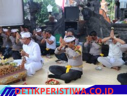 Tingkatkan Keimanan dan Spiritual, Kapolres Karangasem Laksanakan Persembahyangan Bersama