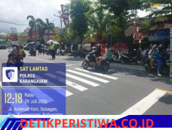 Cegah Lakalantas pada Kalangan Pelajar, Personil Lantas Bantu Sebrangkan Siswa Siswi SD Negeri 4 Subagan