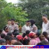 Satgas Ops Damai Cartenz Salurkan Bantuan Seragam Sekolah dan Berikan Edukasi Bahaya Narkoba dan Bijak Bermedia Sosial kepada Pelajar di Sarmi