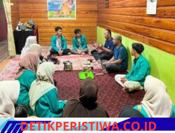 **DANRAMIL Linge Berikan Pembekalan Kepemimpinan kepada Mahasiswa PPKPM IAIN Takengon di Desa Pantan Nangka**