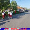 Pastikan Berjalan Lancar, Kapolsek Sidemen Pimpin Langsung Pengamanan Lomba Gerak Jalan Tingkat SD