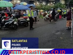 Bangkitkan Kesadaran Masyarakat dalam Berlalulintas, Sat Lantas Lakukan Binluh dan Gatur Lalin di Pasar Amlapura