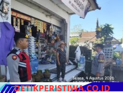 Perkuat Sinergi, Personil Polsek Selat Intensifkan Patroli Dialogis, Sampaikan Imbauan Kamtibmas kepada Masyarakat