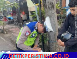 Brantas Penggunaan Kenalpot Brong, Unit Turjawali Berlakukan Tilang Manual Terhadap Masyarakat di Jalan A. Yani