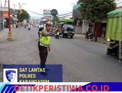 Rutinitas Anggota Lantas Polres Karangasem Laksanakan PH Pagi, di Depan MAN Amlapura