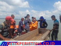 Respons Cepat Pos TNI AL Selatpanjang Bersama Tim SAR Gabungan Berhasil Temukan Korban Terakhir Kapal Karam di Perairan Mengkikip Kepulauan Meranti