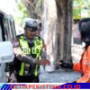 Satlantas Polres Gresik Tebar Kepedulian Lewat Program “Jumat Berkah Berbagi”