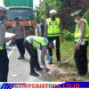 Polres Bireuen Gelar Olah TKP Kejadian Laka Lantas Antara Mobil Pengangkut Sampah dan Mobil Box