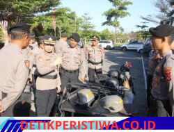 Pastikan Personel Siap Hadapi Situasi Kontinjensi, Kapolres Jembrana Cek Kesiapan Almatsus dan Simulasi Taktis Dalmas