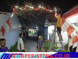 Menyongsong 17 Agustus , Karang Taruna Pondok Sukatani Permai Rajeg RT 004/003 Kerja Bakti Memasang Bendera dan Umbul-umbul
