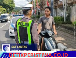 Tekan Angka Pelanggaran Lalulintas, Unit Turjawali Tindak Tegas Pengendara Tanpa Helm Berikan Tilang Manual