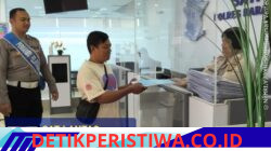 Berikan Layanan Prima kepada Masyarakat, Ramah dan Santun Pemandu Pelayanan Satpas Polres Karangasem Layani Masyarakat 