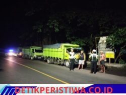 Melalui Giat Blue Light Patrol, Unit Turjagwali Polres Karangasem Berikan Himbauan kepada Sopir Truk tidak Parkir di Bahu Jalan