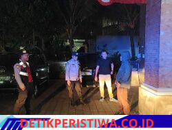 Pastikan Situasi Aman dan Kondusif, Personel Polsek Selat Sambangi Area Bank BPD Capem Selat Melalui Giat Blue Light Patrol 