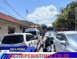 Satlantas Polres Karangasem Terjunkan Unit Turjawali, Lakukan  Gatur Lalin di Pertigaan Padangbai