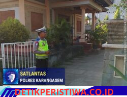 Berikan Rasa Aman dan Kelancaran Arus Lalulintas, Sat Lantas Polres Karangasem Berikan Pengamanan di Gereja GKI Untung Surapati