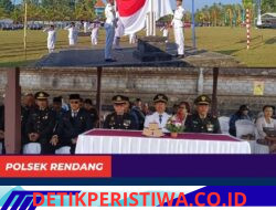 Kapolsek Rendang Hadiri Upacara Pengibaran Merah Putih HUT RI Ke-81, di Lapangan Werdhi Yowana Rendang