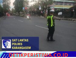 Cegah Kemacetan, Personel Sat Lantas Polres Karangasem Intensifkan Gatur Lalin di Simpang 3 Pesagi