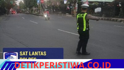 Cegah Kemacetan, Personel Sat Lantas Polres Karangasem Intensifkan Gatur Lalin di Simpang 3 Pesagi