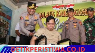 Bentuk Kepedulian Polri kepada Disabilitas, Kapolres Karangasem Serahkan Bantuan Kursi Roda kepada Warga yang Lumpuh Akibat Kecelakaan