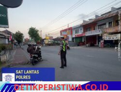Tingkatkan Kamseltibcarlantas, Sat Lantas Polres Karangasem Lakukan Pengaturan Rutin di Kawasan BTN Wahyu