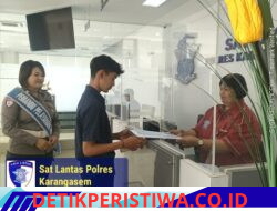 Polwan Polres Karangasem Berikan Pemahaman Tertib dalam Berlalulintas kepada Pemohon SIM, di Satpas Polres Karangasem