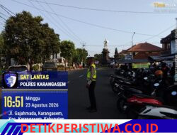 Rutinitas Laksanakan Pos Sore, Satlantas Polres Karangasem Lakukan Gatur  Lalin di Kawasan Pasar Senggol Jalan Gajah Mada Amlapur