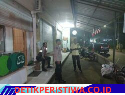 Polsek Selat Intensifkan Giat Blue Light Patrol, Sasar Obyek Vital, Sambangi Satpam Sampaikan Pesan Kamtibmas 