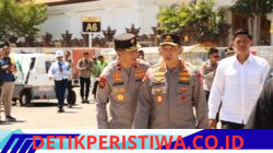 Wakapolda Bali Sambut Kedatangan Kapolri di Base Ops Lanud I Gusti Ngurah Rai, Saat Memberikan Pendampingan Kunjungan Kerja Presiden RI