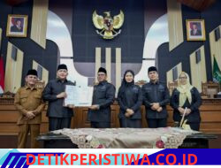 DPRD Kab Pasuruan Bersama Pemkab Pasuruan Meng-Sahkan Raperda P-APBD Kabupaten Pasuruan Jadi Perda