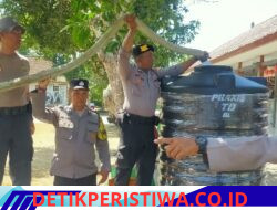 Sulitnya Air Berih Akibat Kemarau Panjang, Polres Jembrana Salurkan Air Bersih di SDN 2 Dauhwaru
