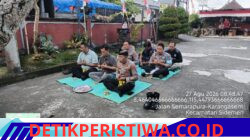 Bentuk Syukur kepada Sang Pencipta, Personel Polsek Sidemen Laksanakan Persembahyangan Bersama di Padmasana