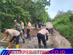 Polda Sumsel Dorong Gotong Royong Warga, Polres OKU Perbaiki Jalan Poros Batumarta II