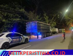 Cegah Lakalantas, Unit Turjagwali Polres Karangasem Intensifkan Giat Blue Light Patrol Berikan Himbauan kepada Para Sopir Truk tidak Parkir Sembarangan 