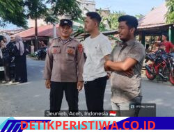 PATROLI SAMBANG KAMTIBMAS POLSEK JEUNIEB RAJUT KEBERSAMAAN DENGAN WARGA