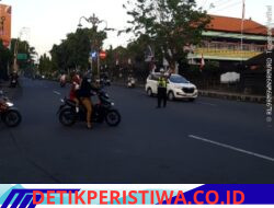 Cegah Lakalantas, Personel Sat Lantas Polres Karangasem mengintensifkan Gatur Lalin di Simpang 3 Pesagi