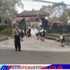 Pastikan Kelancaran Arus Lalulintas, Personil Polsek Sidemen Lakukan PH Pagi di Depan SMPN 1 Sidemen
