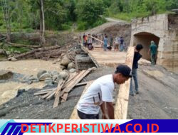PT.THL Bersama Mitra dan Warga Perbaiki Jembatan Simpil Penarun Kecamatan Linge