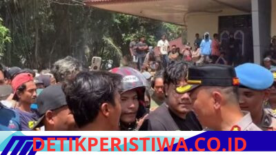 Kapolres Belitung Timur Kawal Aspirasi Unjuk Rasa Masyarakat Penambang Timah di lokasi Halaman Kantor Operasional PT.Timah Kecamatan Gantung.