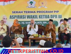 Wakil Ketua DPR RI Salurkan PIP di Lombok Timur, Tekankan Pentingnya Pendidikan untuk Generasi Emas 2045