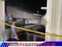 Dini Hari Ruko di Pasar Keruak Terbakar, Kerugian Capai Puluhan Juta Rupiah