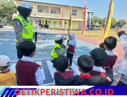 Dari Lapangan Bhara Daksa, Polda NTB Ajarkan Anak TK Kenali Bahaya di Jalan