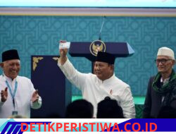 Prabowo Terima Kartu Anggota Seumur Hidup NU: Ini Kehormatan Besar bagi Saya